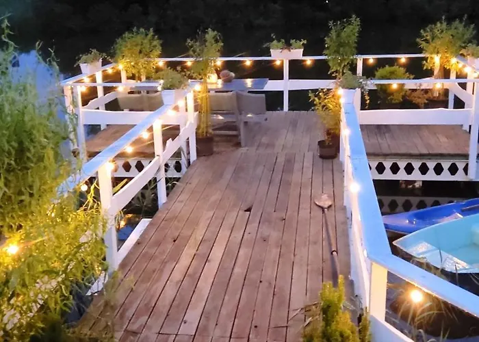 게스트하우스 Nad Morzem Zieleniewo (Kolobrzeg)